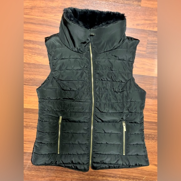 Guess Jackets & Blazers - Guess Women’s Vest Dark Brown Sz M Faux Fur EUC